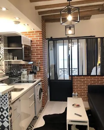 Apartman Aix, Neuf Equipe Párizs